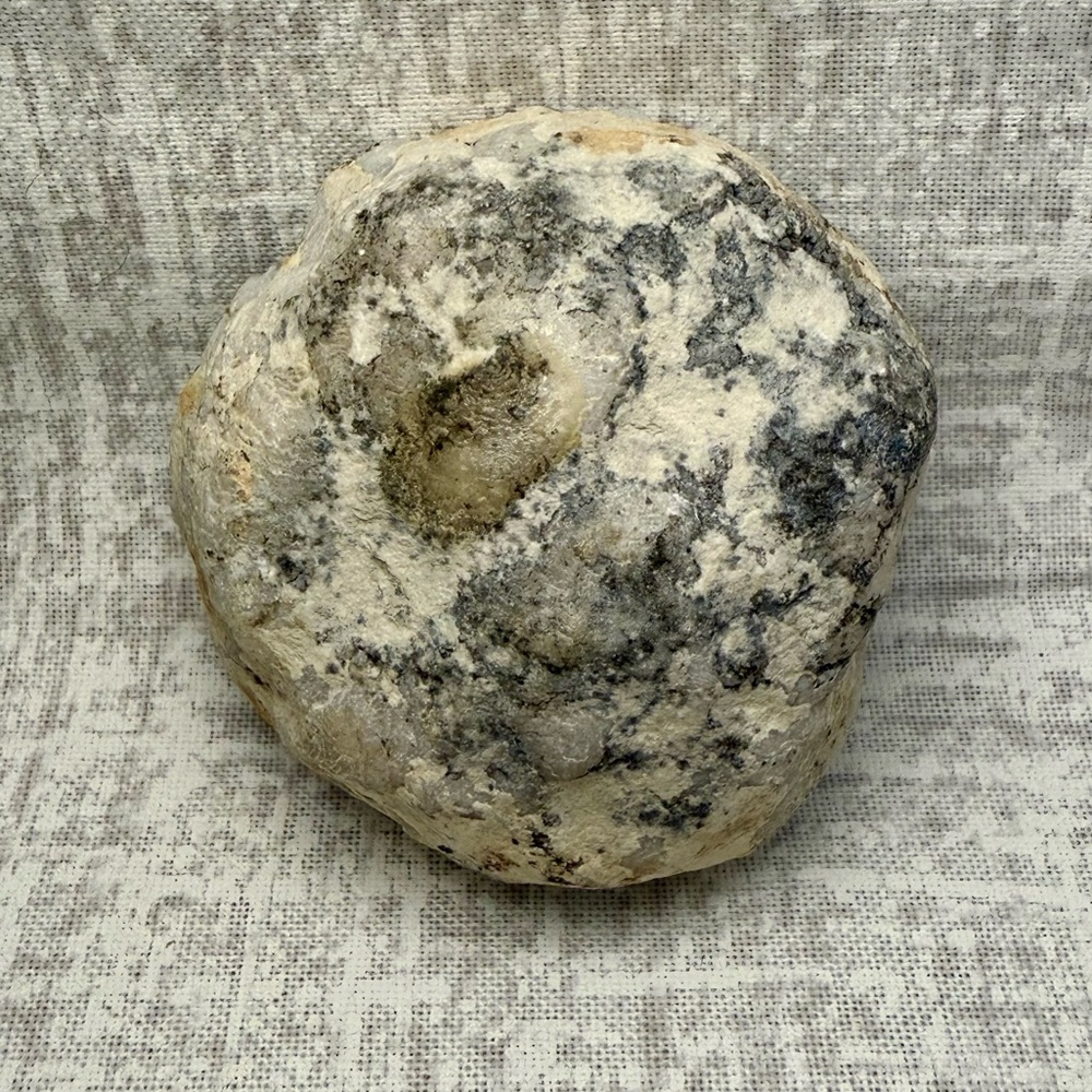 NWT Aura Quartz Geode w/Rainbow Crystals (Approx 1.75”) - Picture 3 of 6